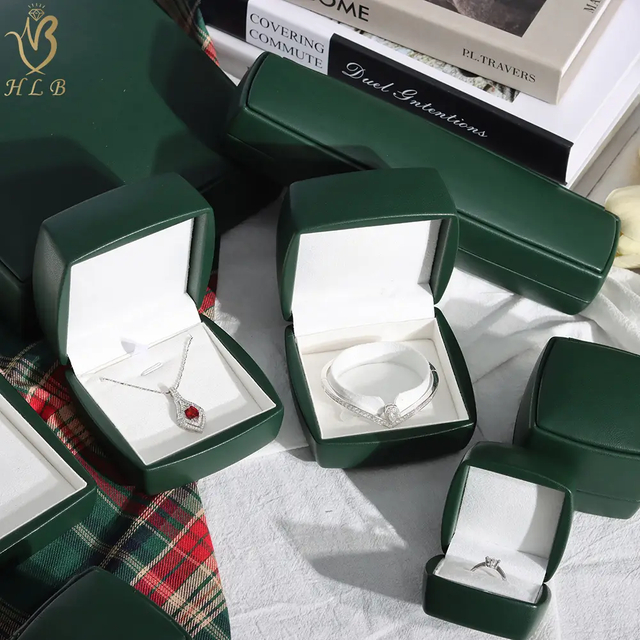 China Factory logo customizable jewelry box packaging luxury ring box cute jewelry box leather